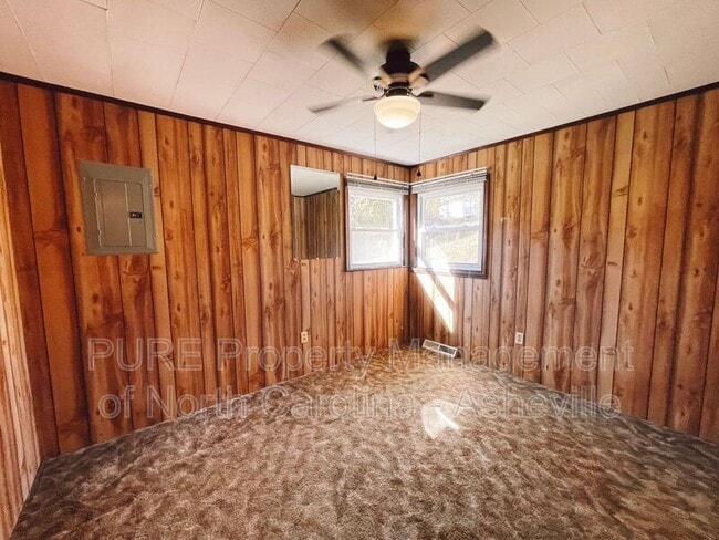 Building Photo - 53 Magic Dr