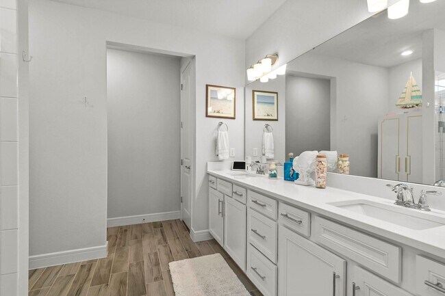 Building Photo - Available Furnished or Unfurnished 2Bed/2Bath+Office in Weslyn Park at Sunbridge