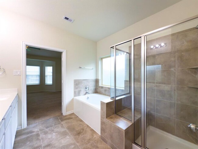 Building Photo - 20206 Heather Haven Dr