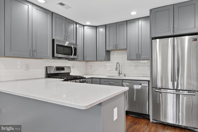 Building Photo - 124 Baggett Pl