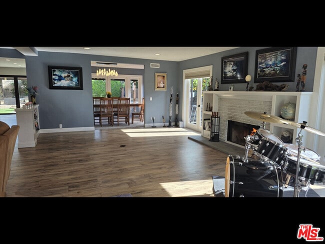 Building Photo - 4744 Haskell Ave