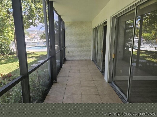 Building Photo - 2801 NE 33rd Ct