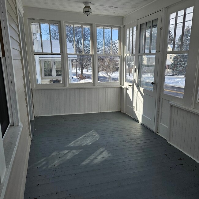 Building Photo - 35 Buffalo St