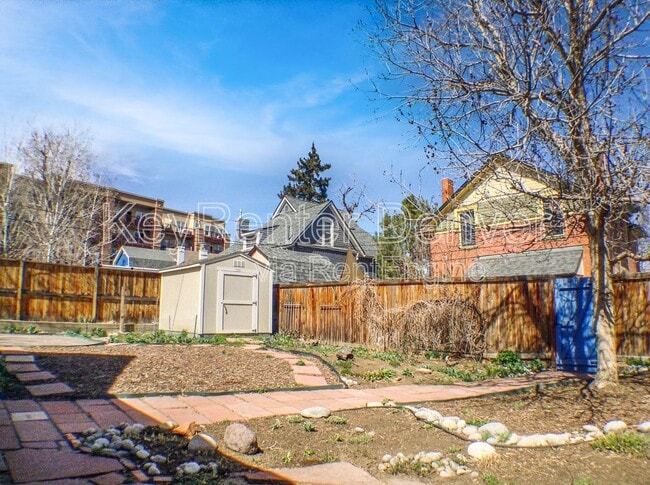 Building Photo - 2606 W River Dr