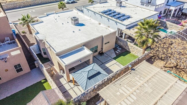 Building Photo - Eastside Beautiful 3 bed/2 baths for RENT