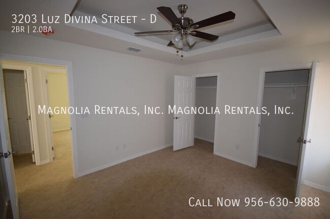 Building Photo - 3203 Luz Divina St