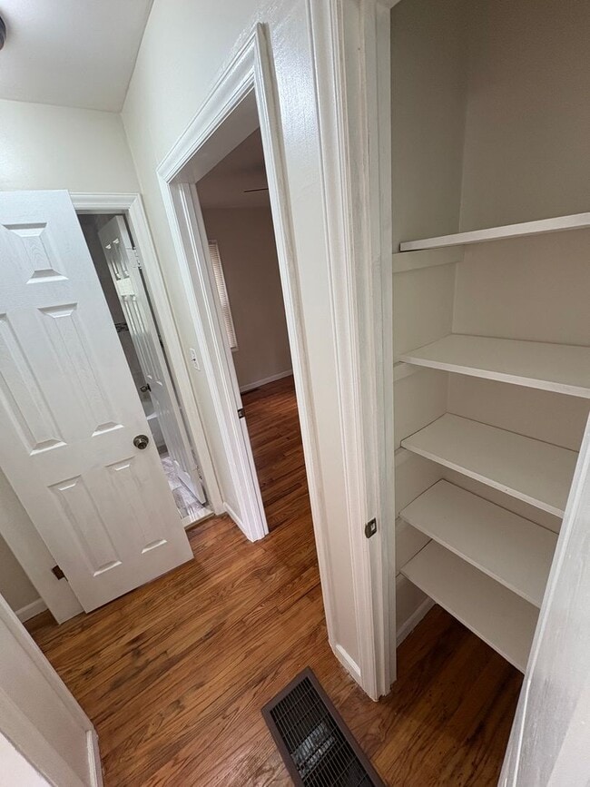 Building Photo - 3 Bedroom / 2 Bath Rennovated Home / Large Fenced Yard / Brand-New Multi-Level Deck