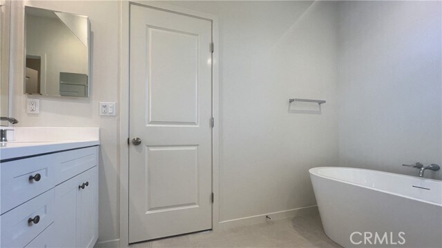 Building Photo - 110 Sunnyside