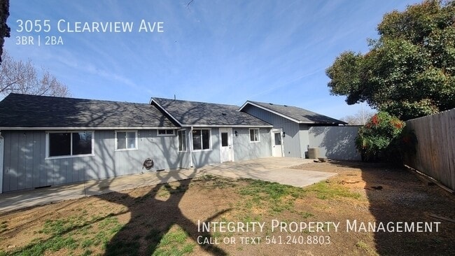 Building Photo - 3055 Clearview Ave