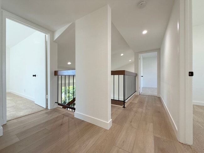 Building Photo - Greenbrook Estate Home