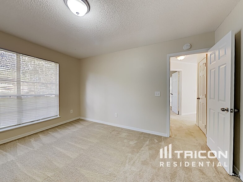 Building Photo - 2627 5 Forks Ct