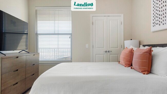 Building Photo - 140 W Castellano Dr