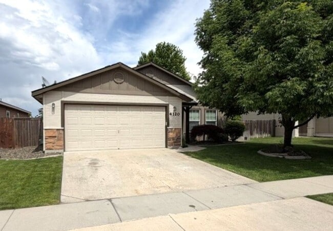 Building Photo - Beautiful 3 be 2 bath home with office in Meridian just off Locust Grove and Amity