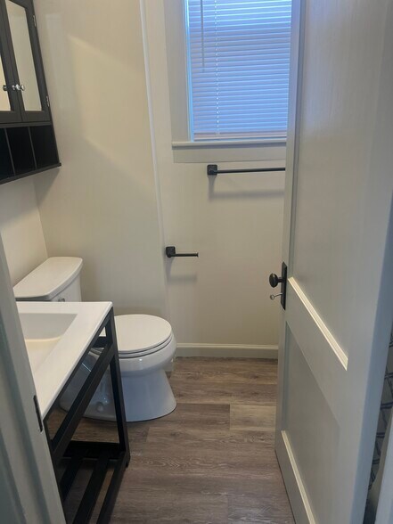 bathroom - 3425 Kutztown Rd
