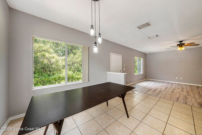 Building Photo - 18199 Paradise Point Dr