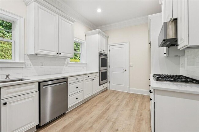 Building Photo - 1950 Buford Dam Rd