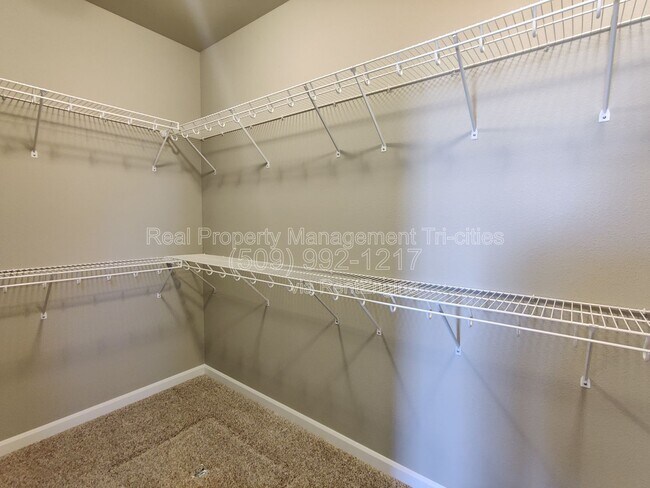 Building Photo - 8304 Gardner St