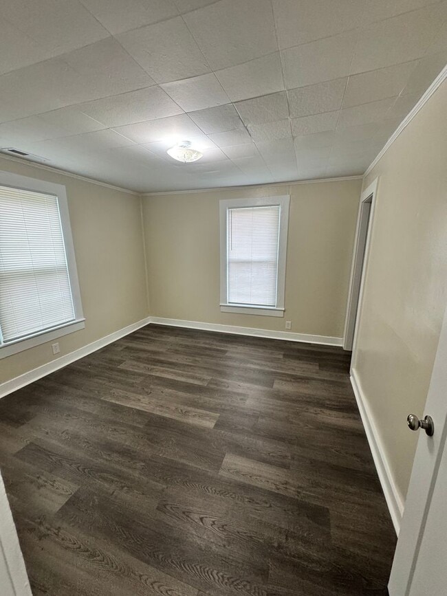 Building Photo - 2/1 House currently being remodeled. Shoul...