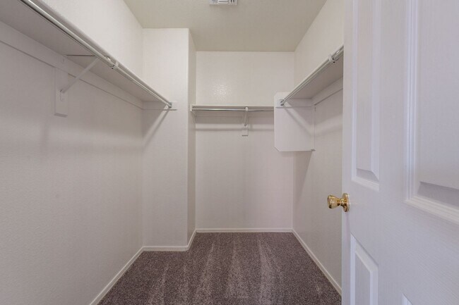 Building Photo - Great Location, 4 Bedrooms in Peoria!