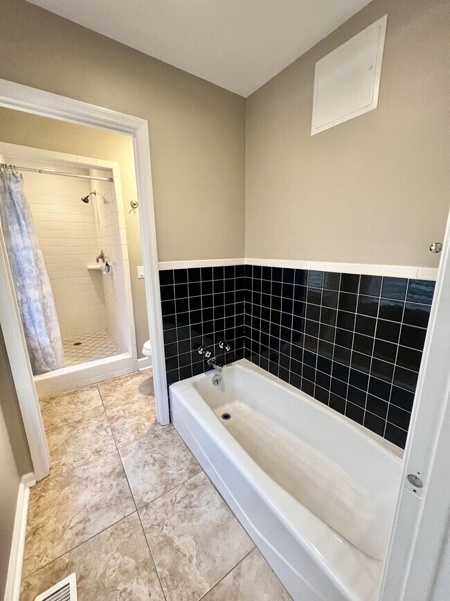 Building Photo - 344 Cottage Farm Dr