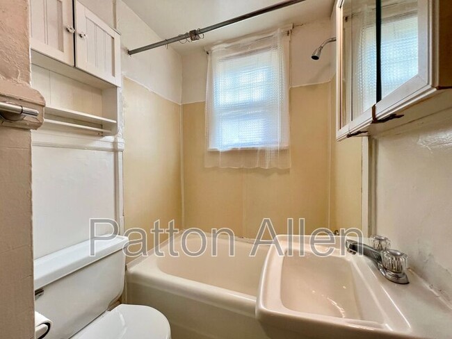 Building Photo - 83 Edgemont Rd