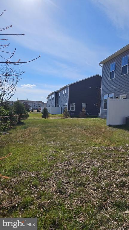 Building Photo - 18 Elliot Ln