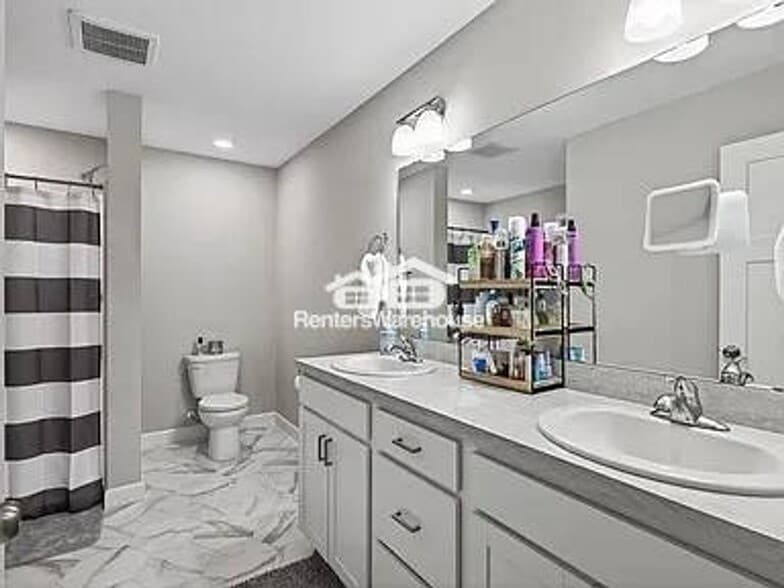 Building Photo - 25584 3rd St W