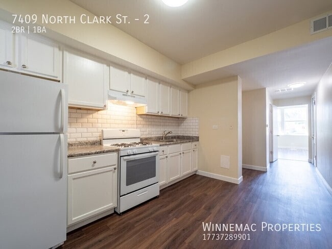 Building Photo - 7409 N Clark St