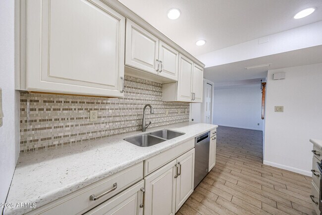 Building Photo - 8333 E Orange Blossom Ln