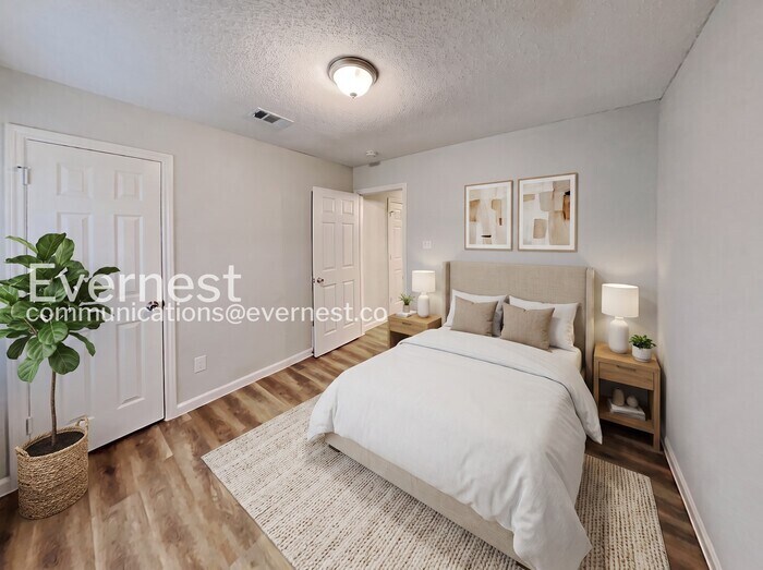 Building Photo - 1800 Willow Vale Dr