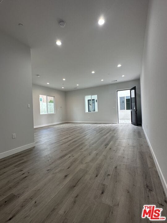 Building Photo - 6829 Bellaire Ave