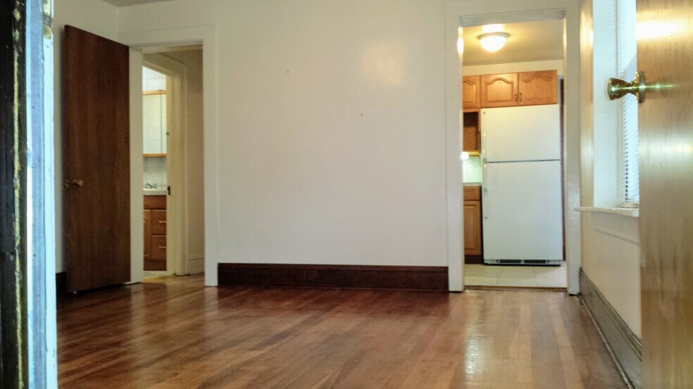 Building Photo - 1973 W 44th St