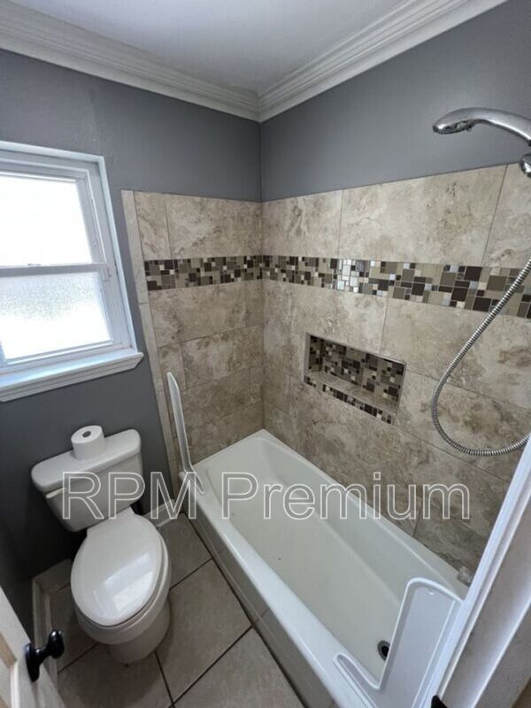 Building Photo - 1944 W Marsden Pl