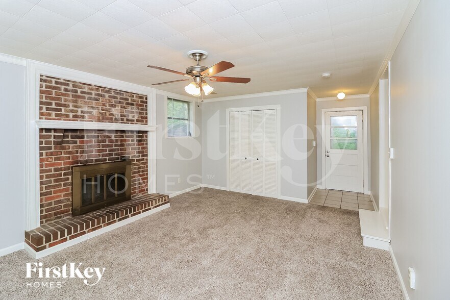 Building Photo - 944 Villa Rica Rd