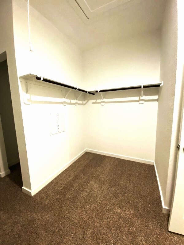 Building Photo - 4971 Edgewood Dr