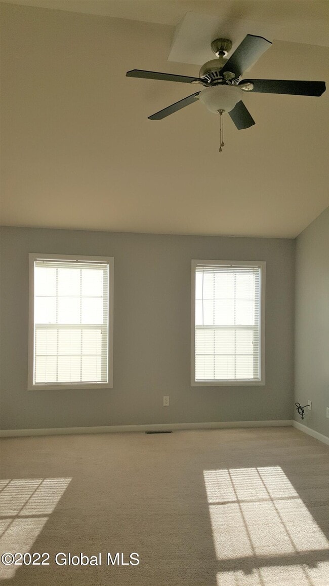 Building Photo - 4 Round Table Rd