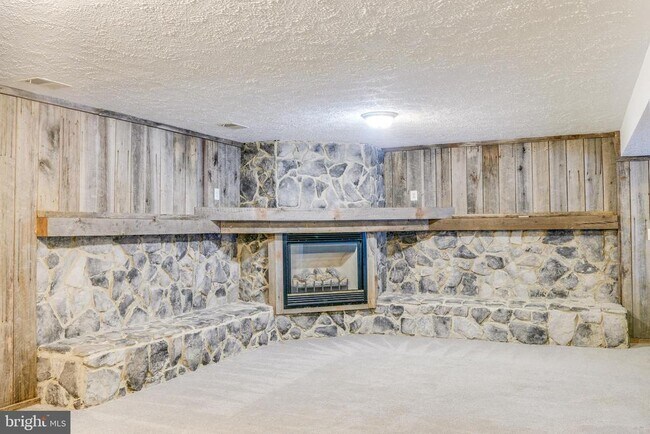 Building Photo - 6200 Ben Creek Rd