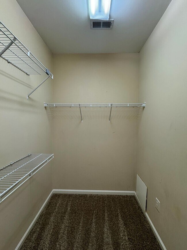 Building Photo - Charming 3 Bed 2 Bath Condo in Fayetteville