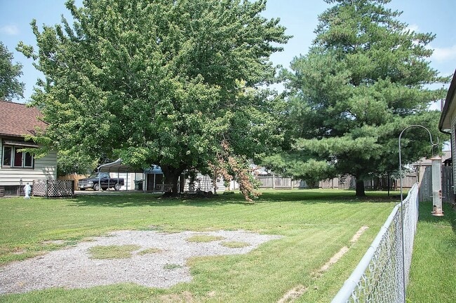 Building Photo - 2200 7th Ave