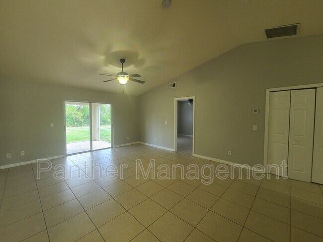 Building Photo - 4610 Douglas Ln