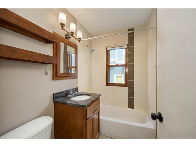 Building Photo - 5006 30th Ave S