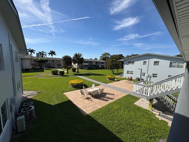 Building Photo - 44 Waltham B