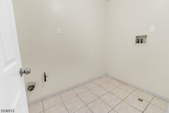 Building Photo - 58 1st St