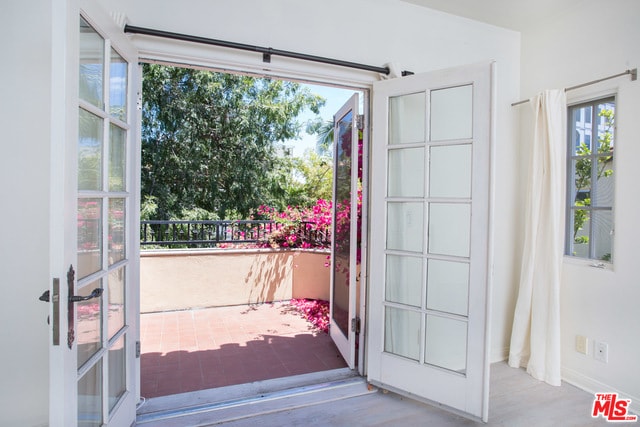 Building Photo - 260 S El Camino Dr