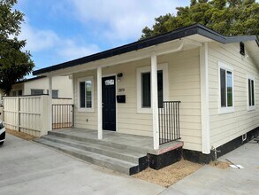 Building Photo - 2866