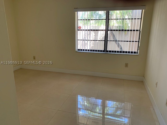 Building Photo - 4526 SW 143rd Ct W