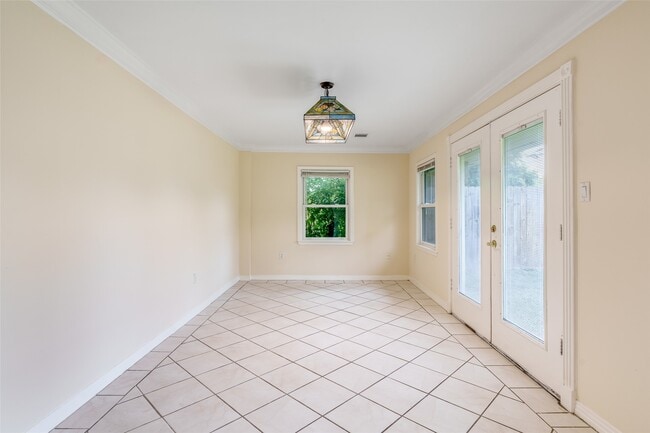 Building Photo - 4025 Silverwood Dr