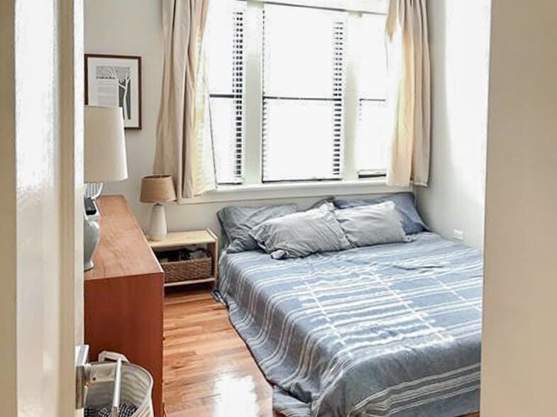 Building Photo - 2229 W Wilson Ave