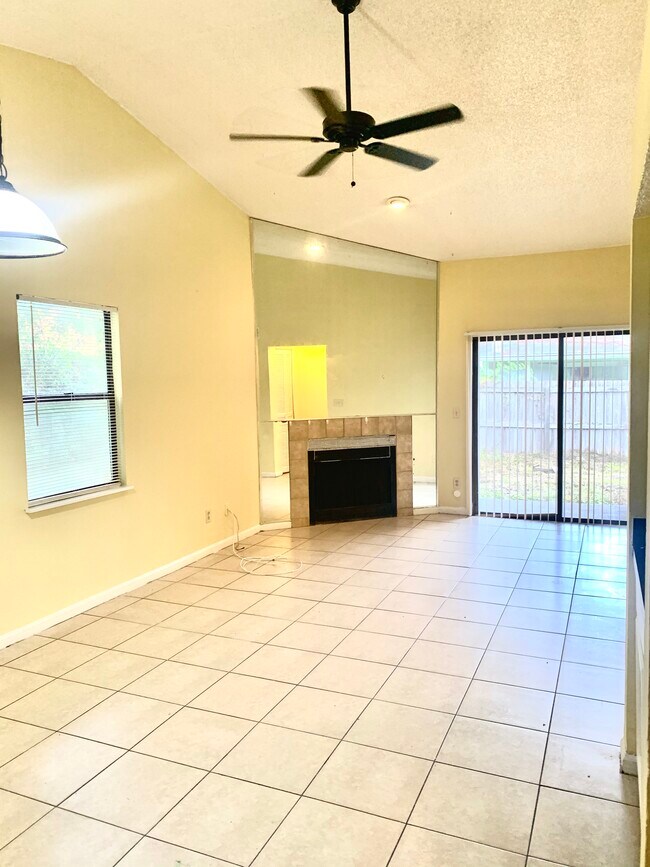Building Photo - 5128 Indian Lakes Ct