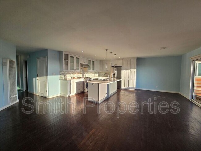 Building Photo - 509 N Helberta Ave